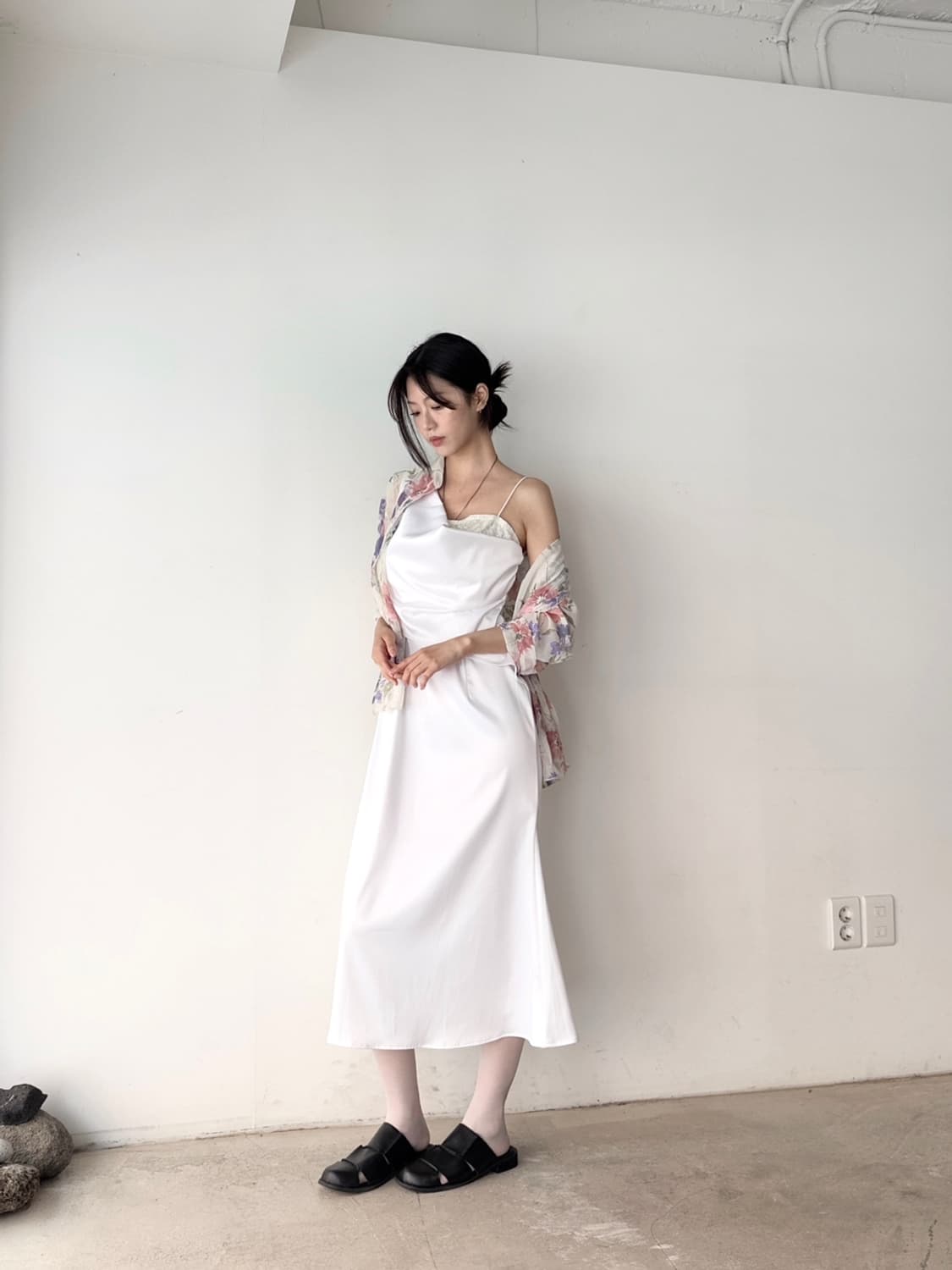Slip evening unbal ops / white 상품이미지1