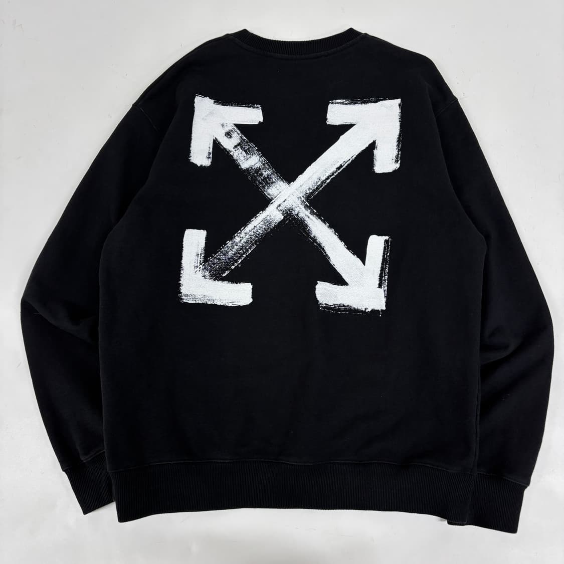 오프화이트 페인트 애로우 슬림 맨투맨 상품이미지5