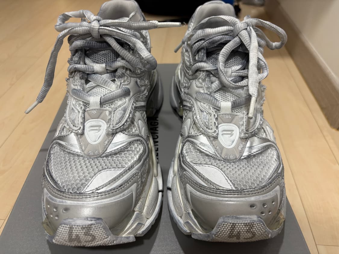 발렌시아가 러너 2.0 화이트 실버 그레이 43 상품이미지1