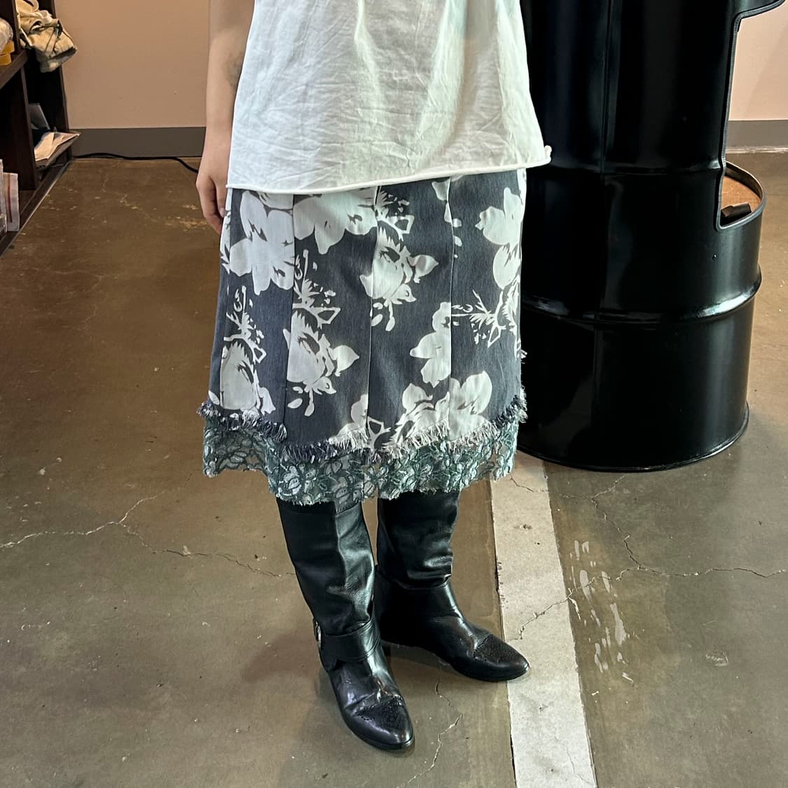 오리엔탈 플로럴 레이스 미디 스커트 상품이미지1