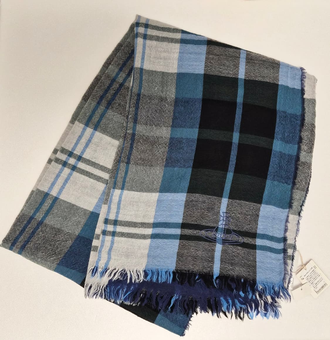 (새상품)비비안웨스트우드 네이비 체크 숄 머플러  상품이미지7