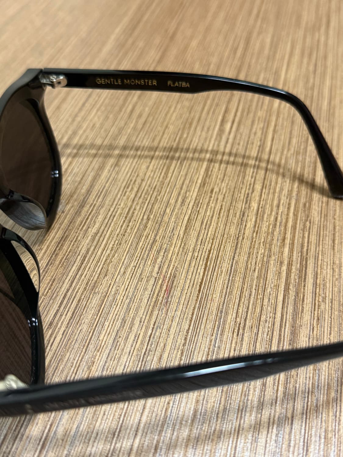 젠틀몬스터 랭 01 블랙 상품이미지6