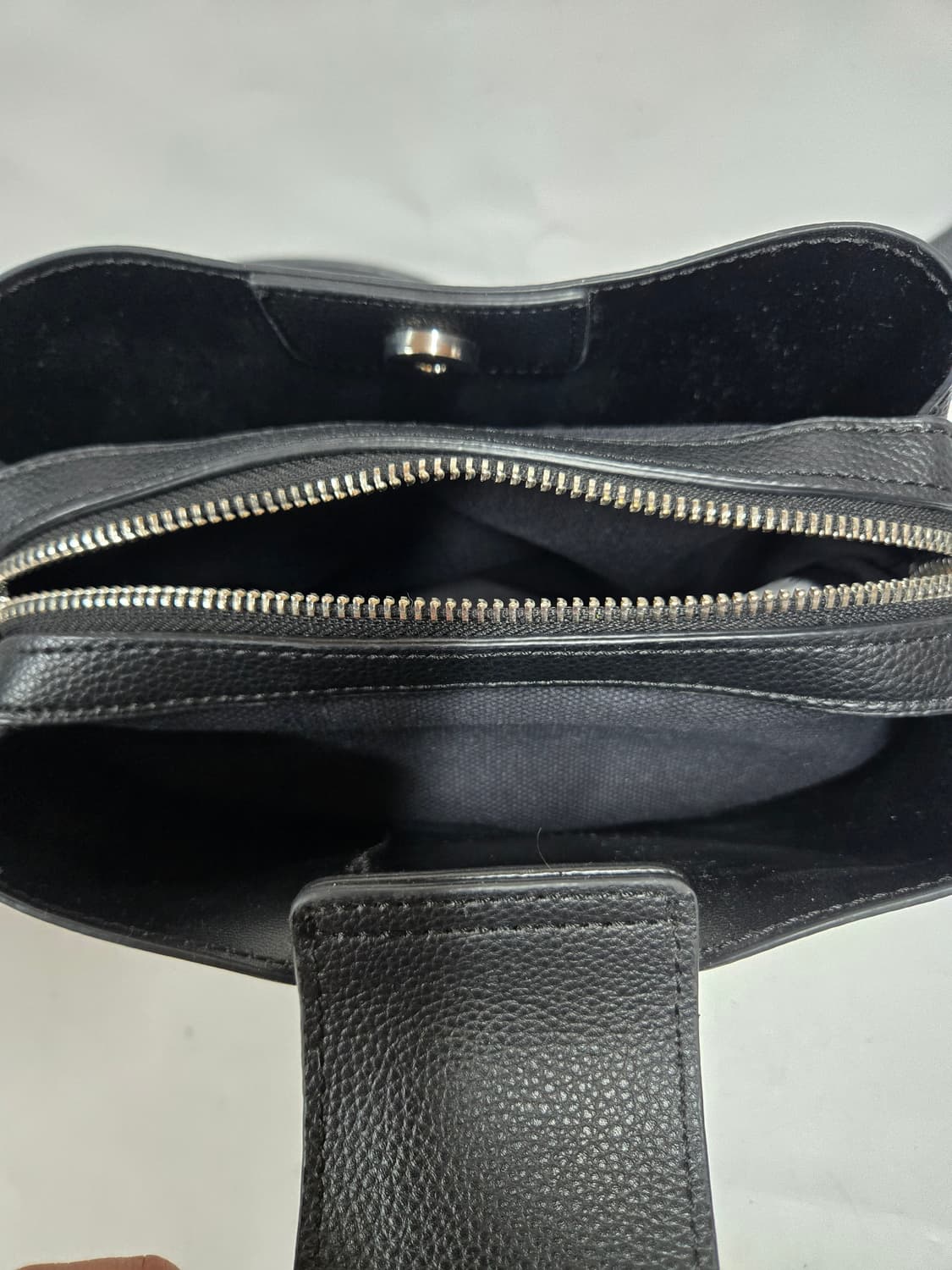 질 바이 질스튜어트 블랙 크로스백 상품이미지10