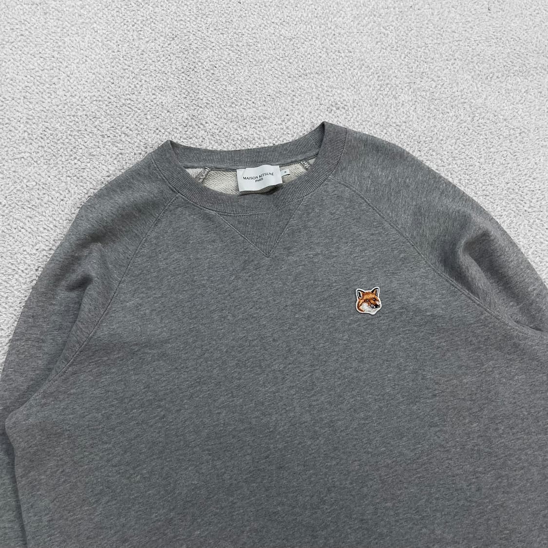 메종키츠네 폭스 헤드 패치 크루넥 맨투맨 그레이 상품이미지2