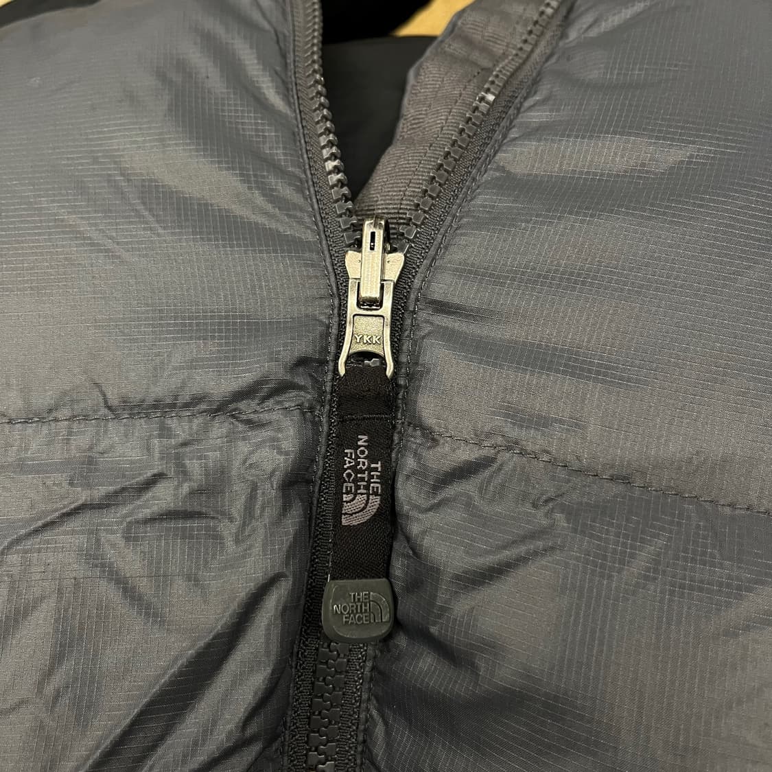 노스페이스 그레이 블랙 눕시 숏패딩 700 95 상품이미지7