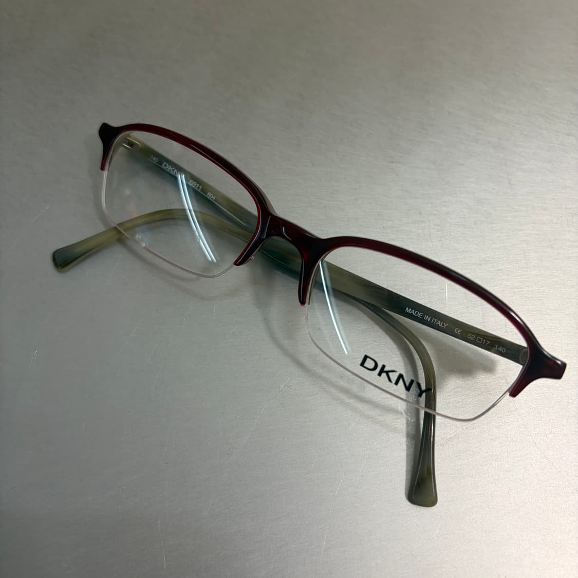 DKNY 6811 604 와인/그린 마블 하프림 반무테 안경 상품이미지1