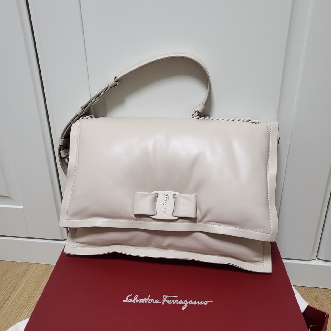 (새상품) 페라가모 비바 보우백 아이보리 상품이미지4