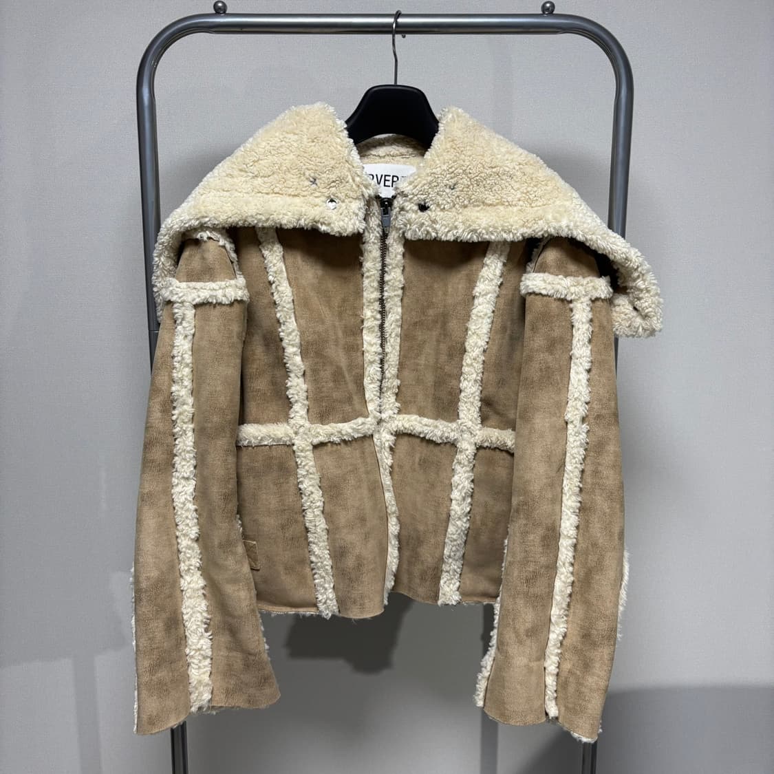 F) perverze 퍼버즈 베이지 무스탕 상품이미지1