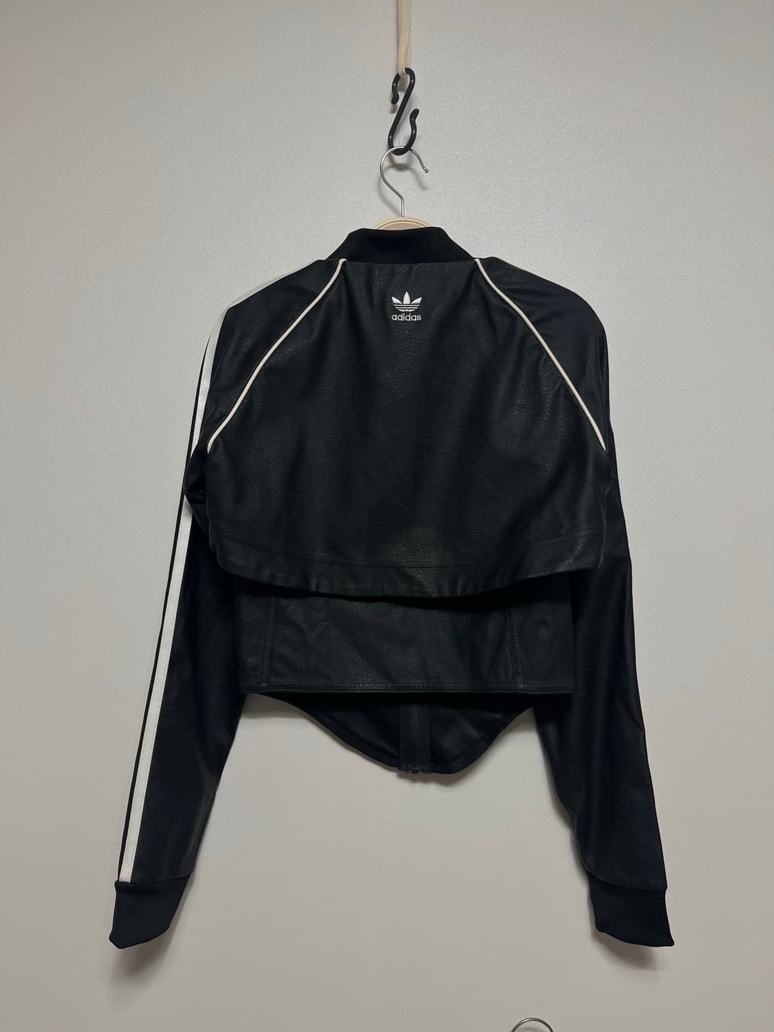 아디다스 가죽 크롭 트랙탑 uk4 상품이미지10