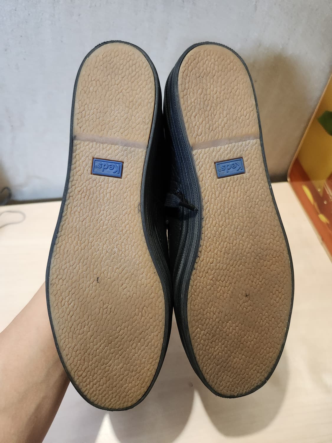  Keds 블랙 레더 스니커즈 39사이즈 (컨디션 A급)” 상품이미지5
