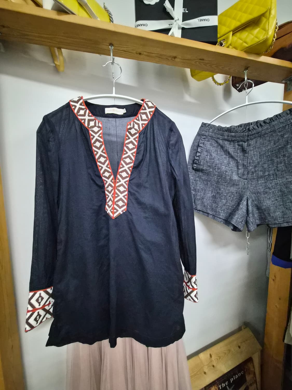 토리버치 자수 코튼 튜닉 자수 블라우스. .제이크루 프릴포켓 린넨팬츠 상품이미지2