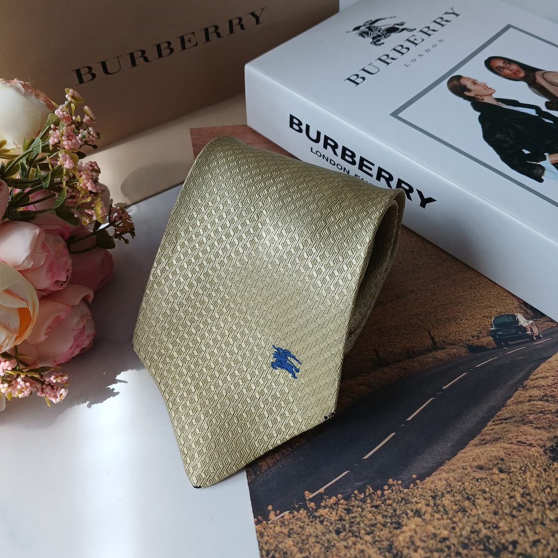 버버리 실크 옐로우 텍스처 패턴 넥타이 9.2cm B등급 E792
 상품이미지2