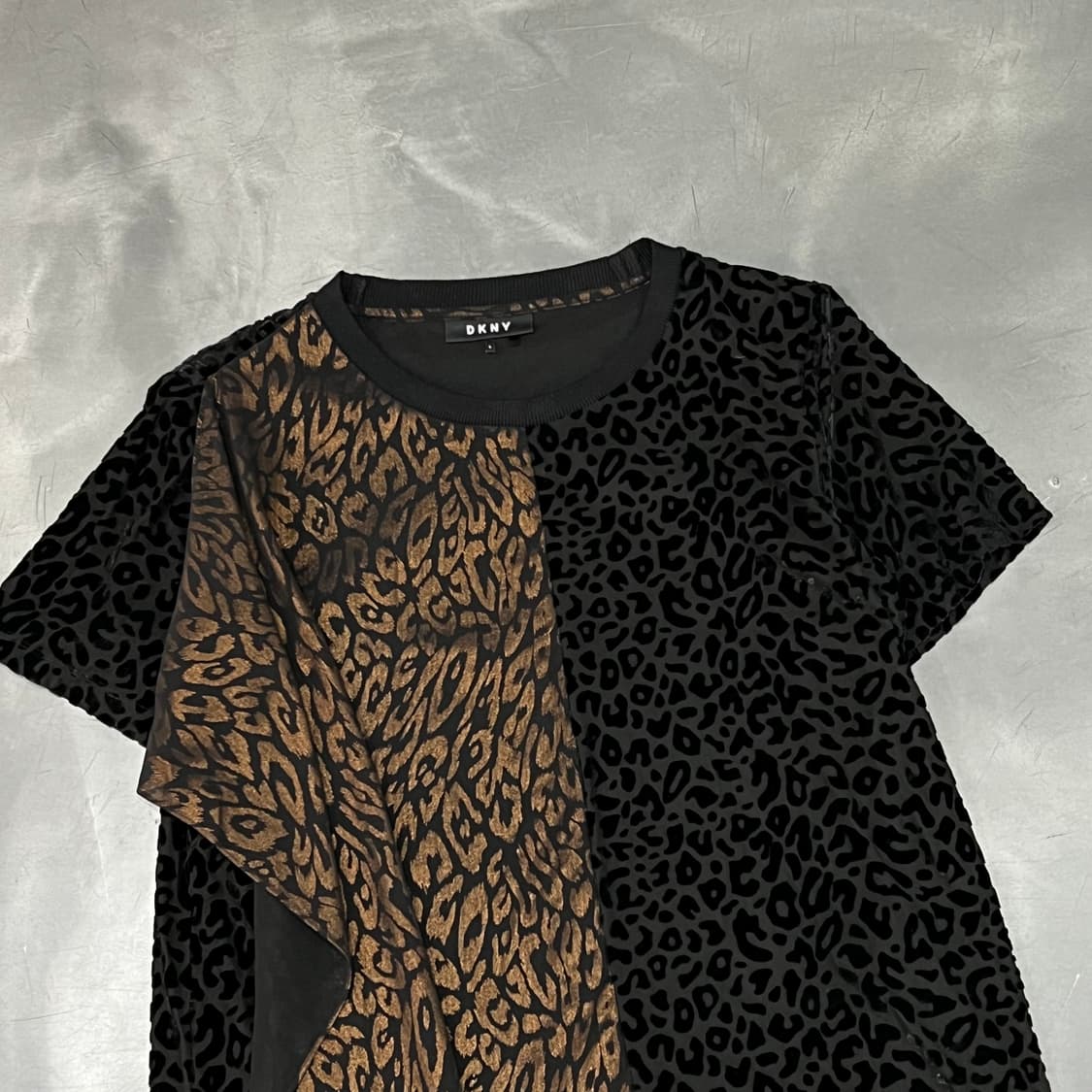  dkny 레오파드 배색 반팔티 y15947 상품이미지3