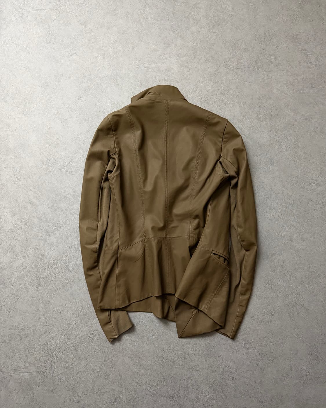 릭오웬스 비대칭 하이넥 램스킨 자켓 상품이미지2