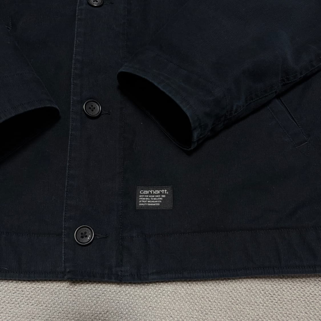 칼하트 블랙 쉐필드 자켓 상품이미지2
