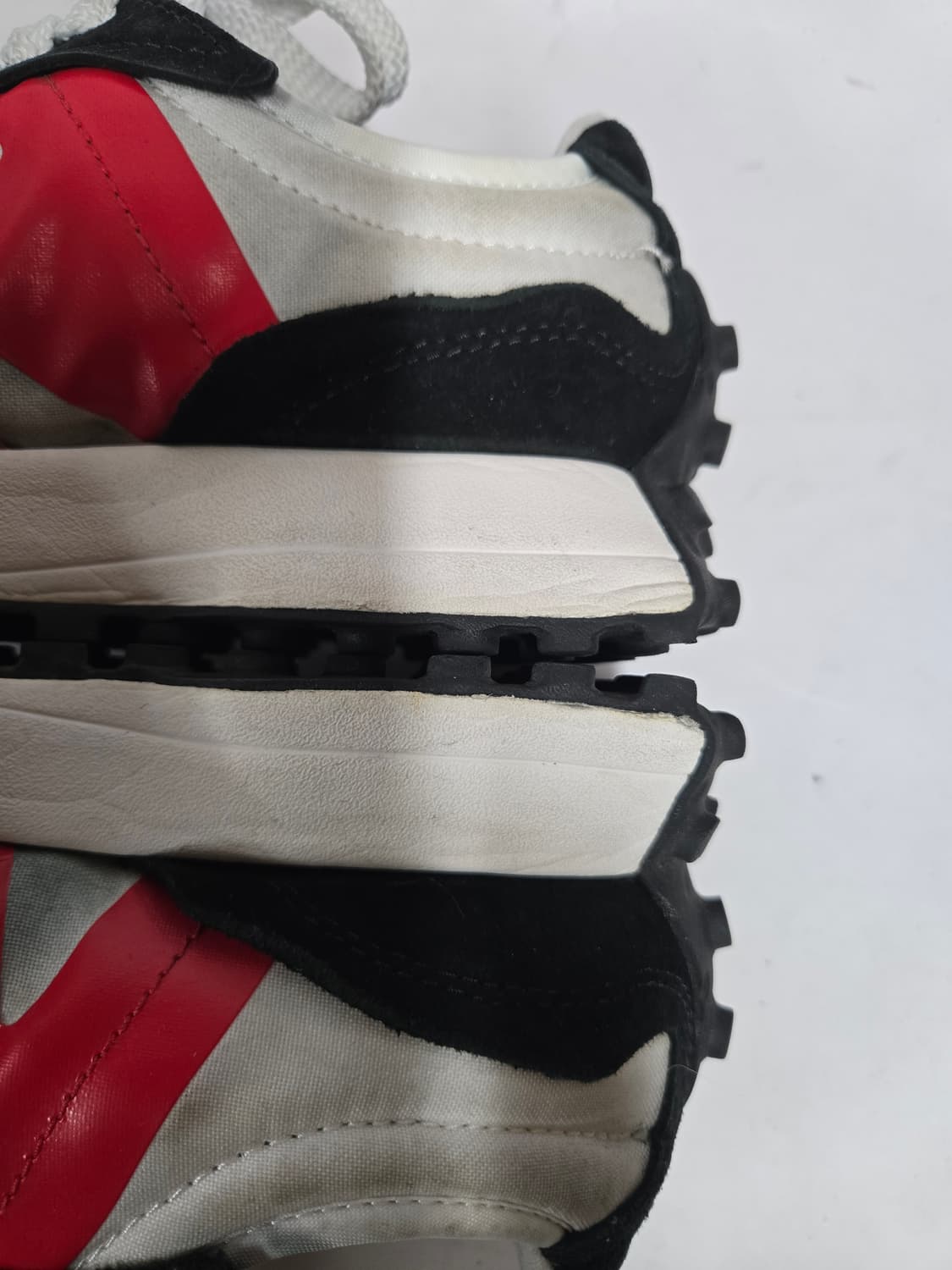 뉴발란스 327 블랙/레드 운동화 235mm 상품이미지9