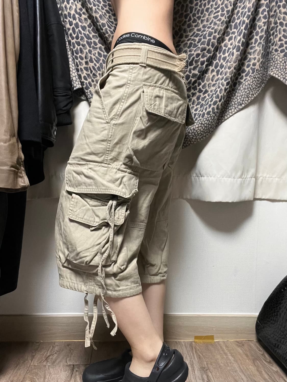 베이지 빅포켓 디테일 카고팬츠 하프 상품이미지2