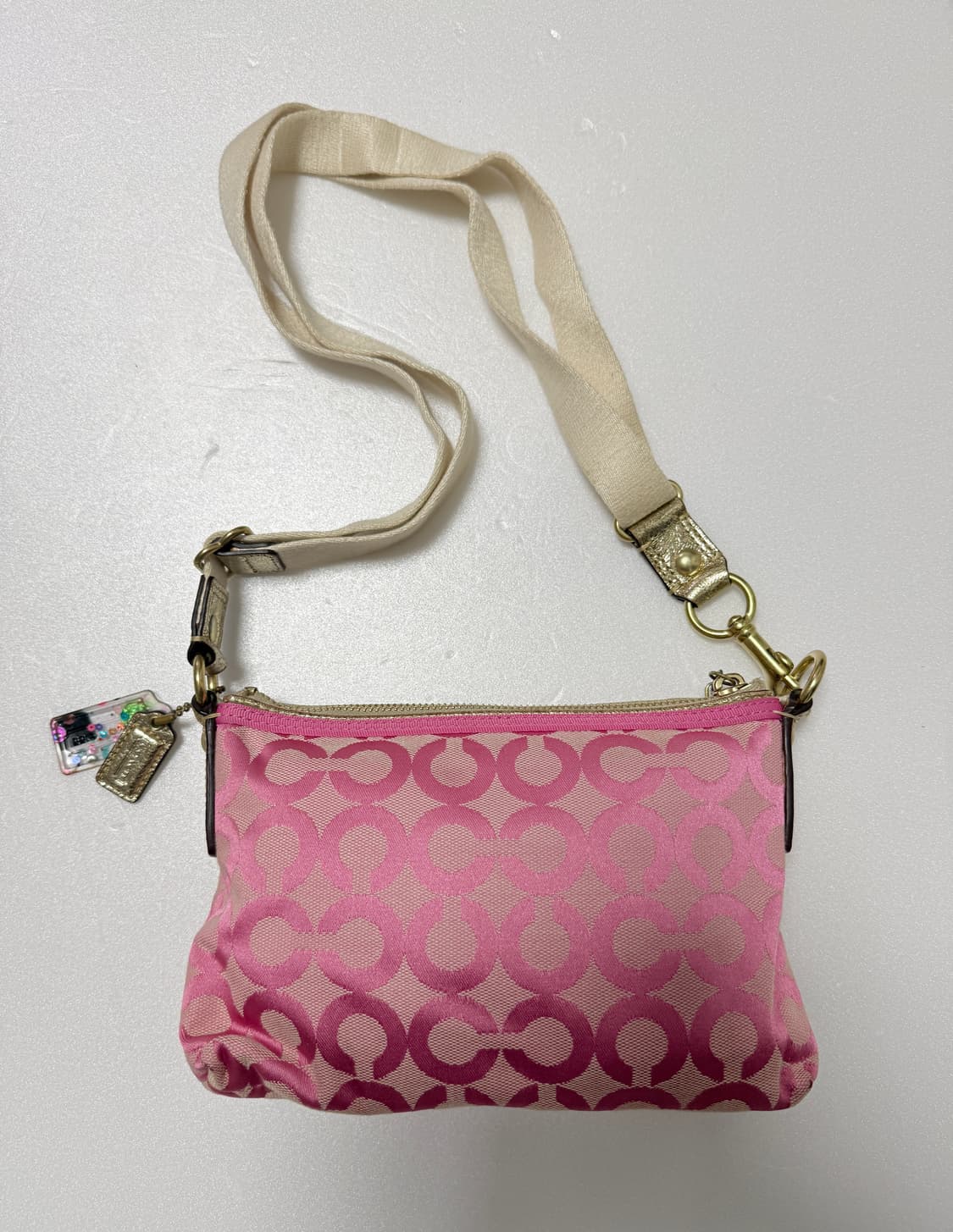 💗코치 COACH 미니 파우치 숄더백 / 시그니처 핑크 / 가벼운 데일 상품이미지2