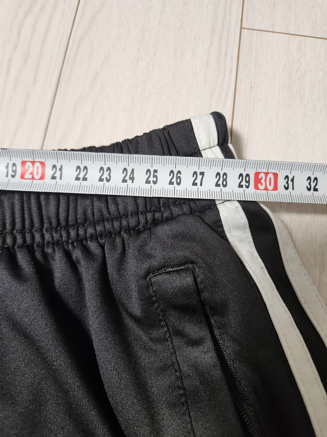 아디다스 마샬아츠 반바지 사이즈xs

허리줄 빼서 없어요

여러 중고사이 상품이미지3