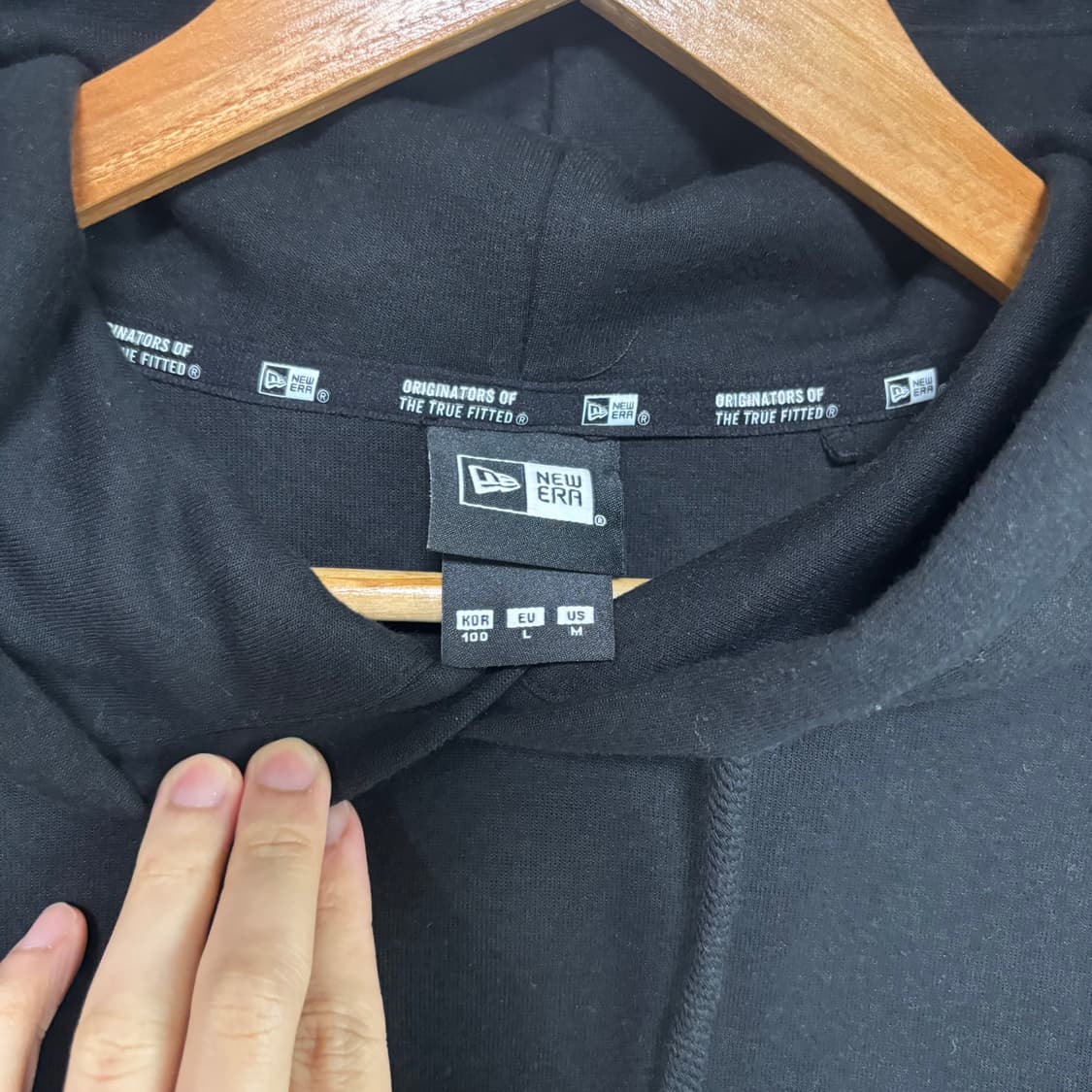 디스이즈네버댓 뉴에라 콜라보 뉴욕 후드 블랙 상품이미지4