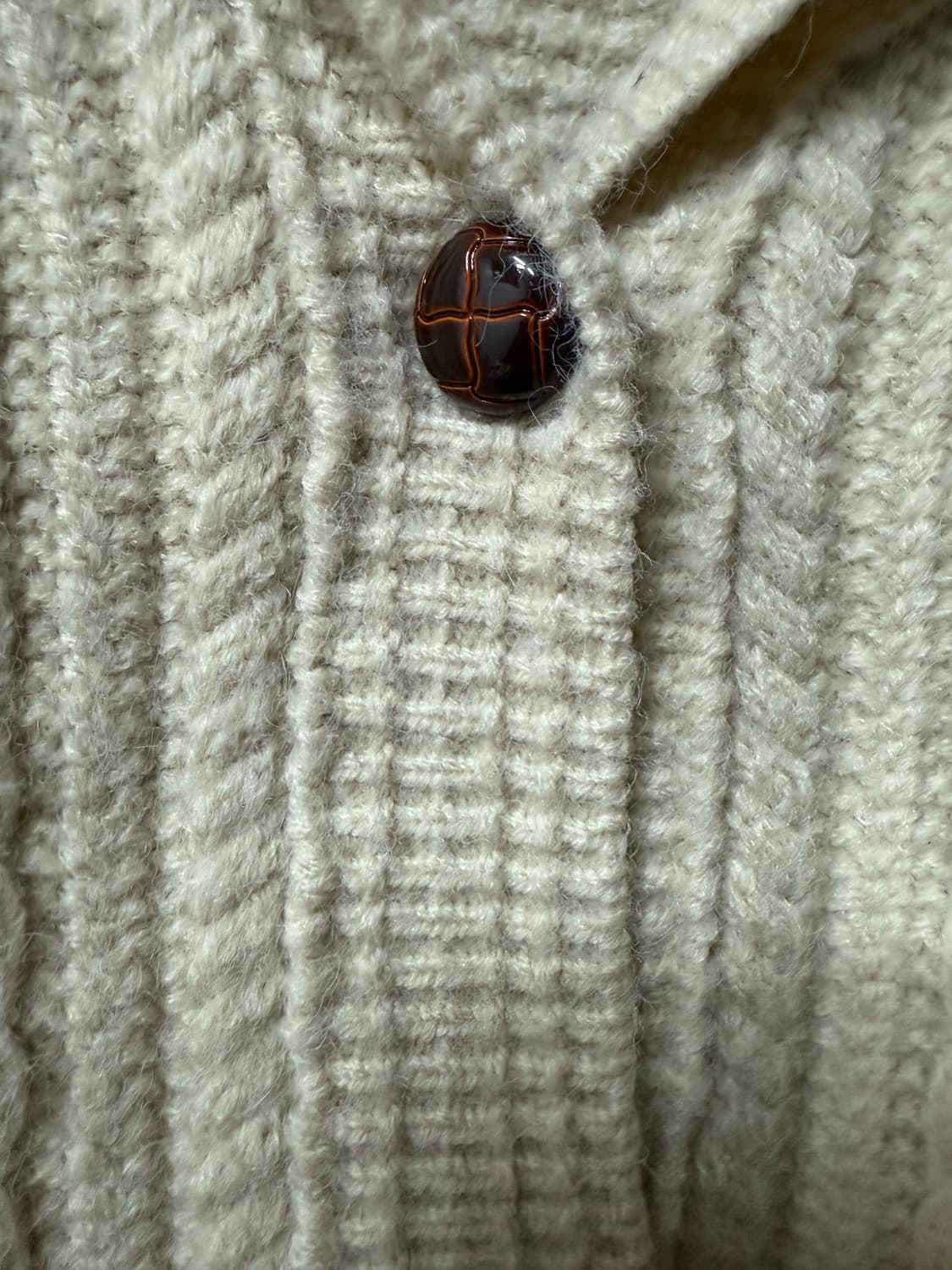 더바넷 케이블 니트 가디건 상품이미지3