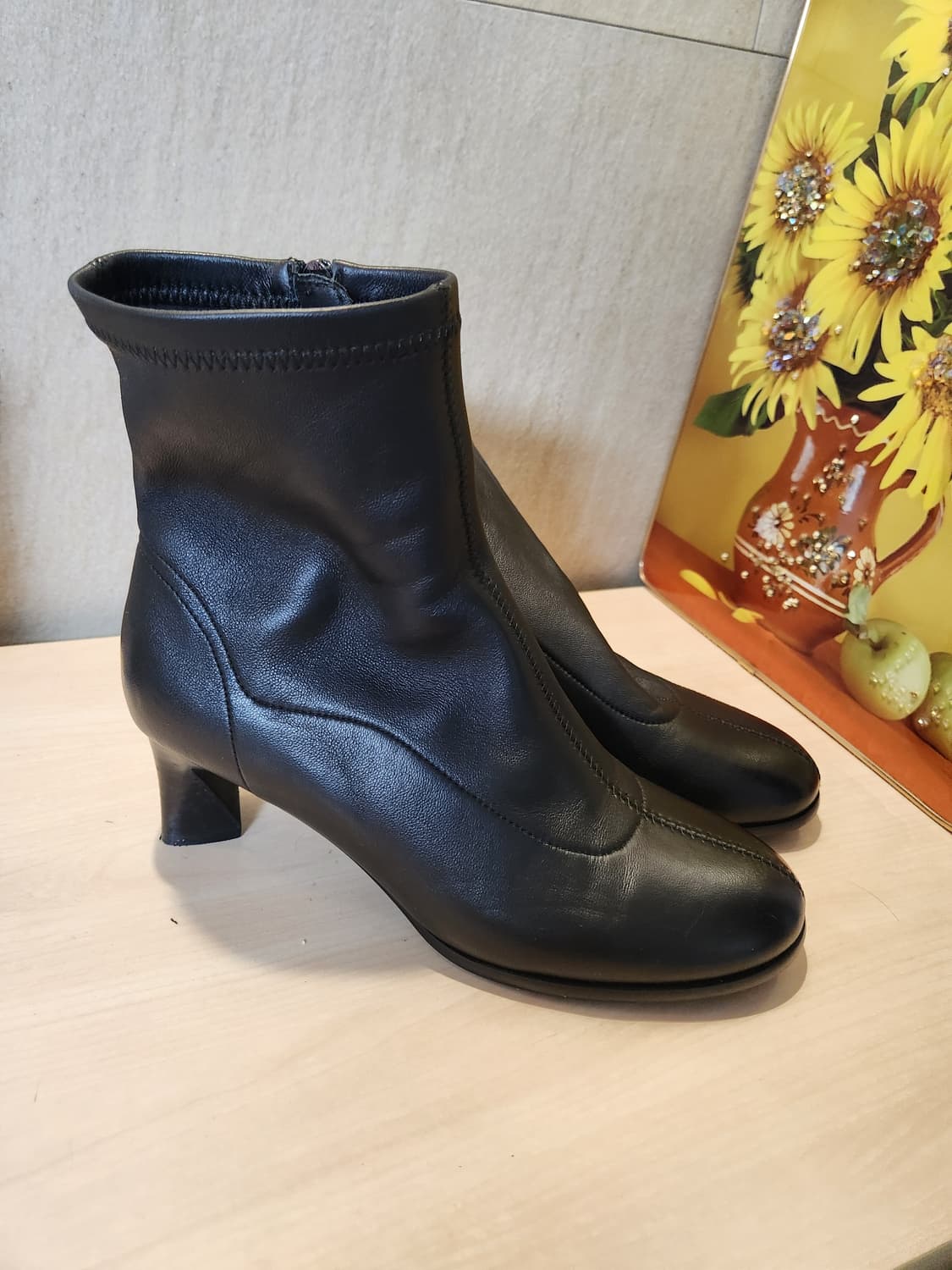 세련된 블랙 앵클부츠 / 미들힐 / 255데일리 & 오피스룩 필수템 👠 상품이미지1