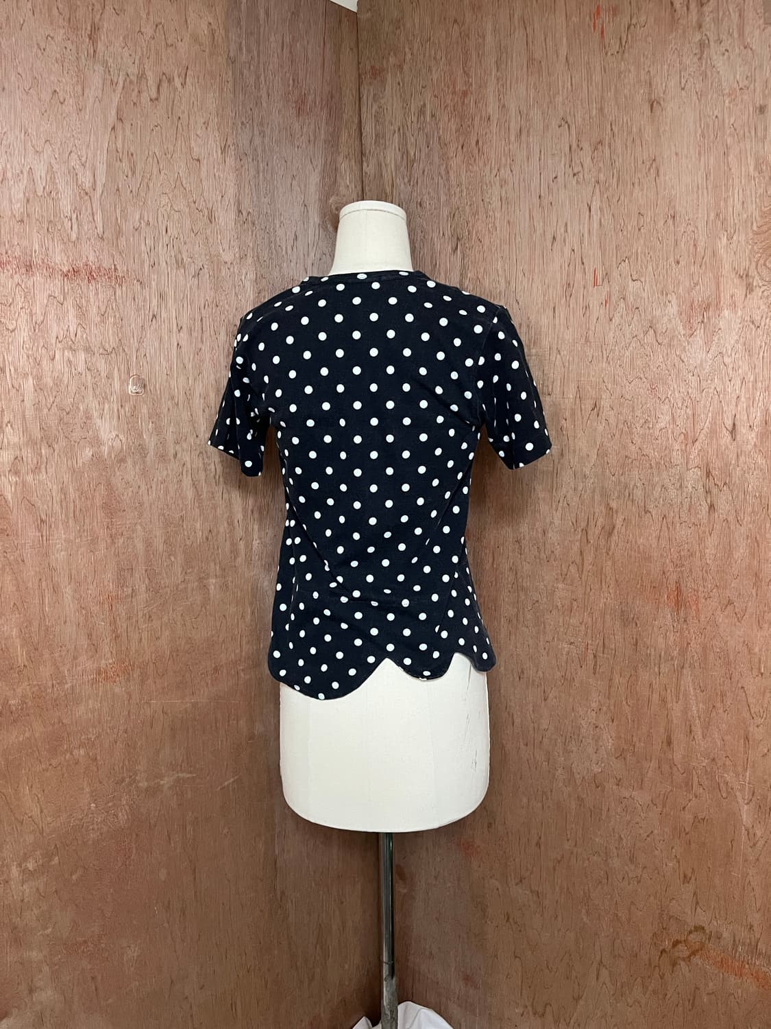 꼼데가르송 도트 밑단 절개 반팔 티셔츠 상품이미지3