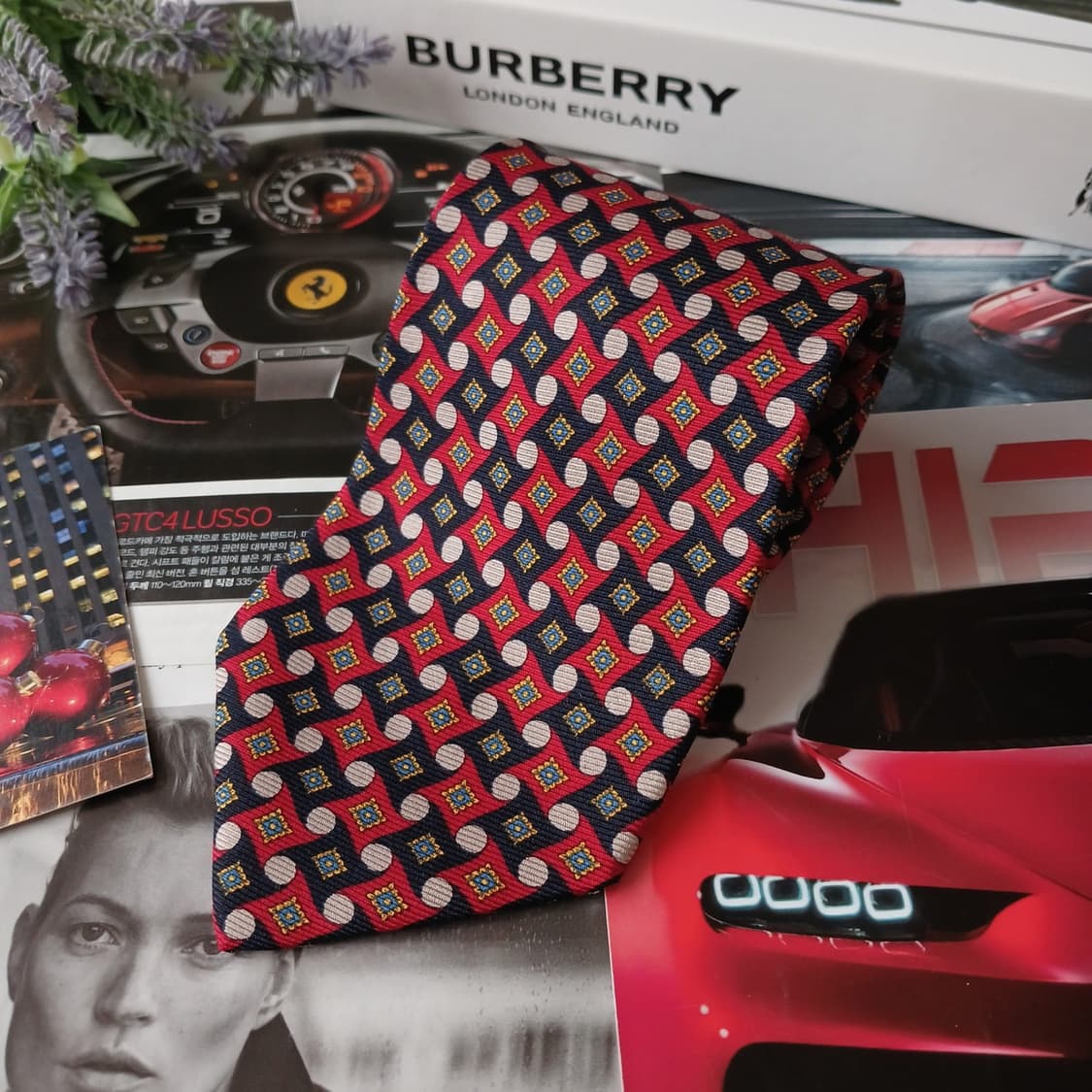 버버리 실크 레드 지오메트릭 넥타이 9.8cm A+등급 A19140
 상품이미지2