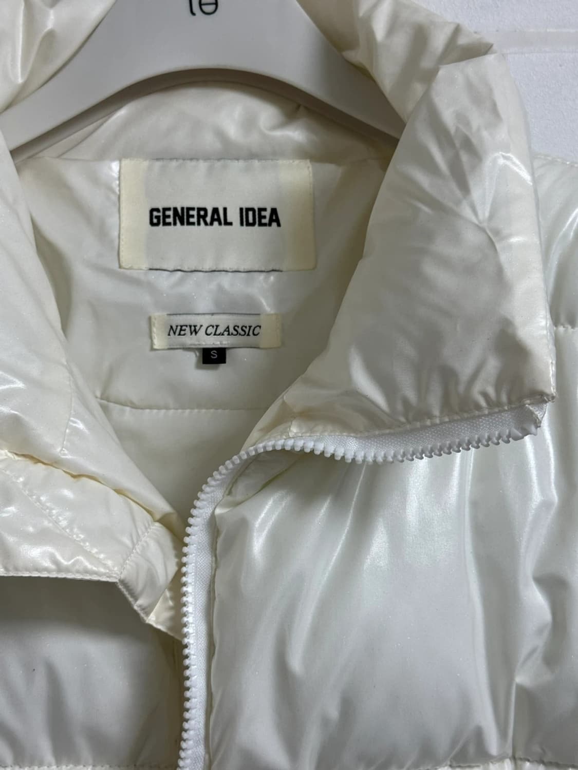 제너럴아이디어 글로시 숏 푸퍼 화이트 S 상품이미지7