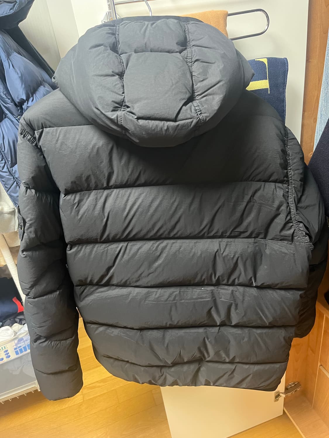 스톤아일랜드 심리스 패딩 23FW M사이즈 상품이미지5