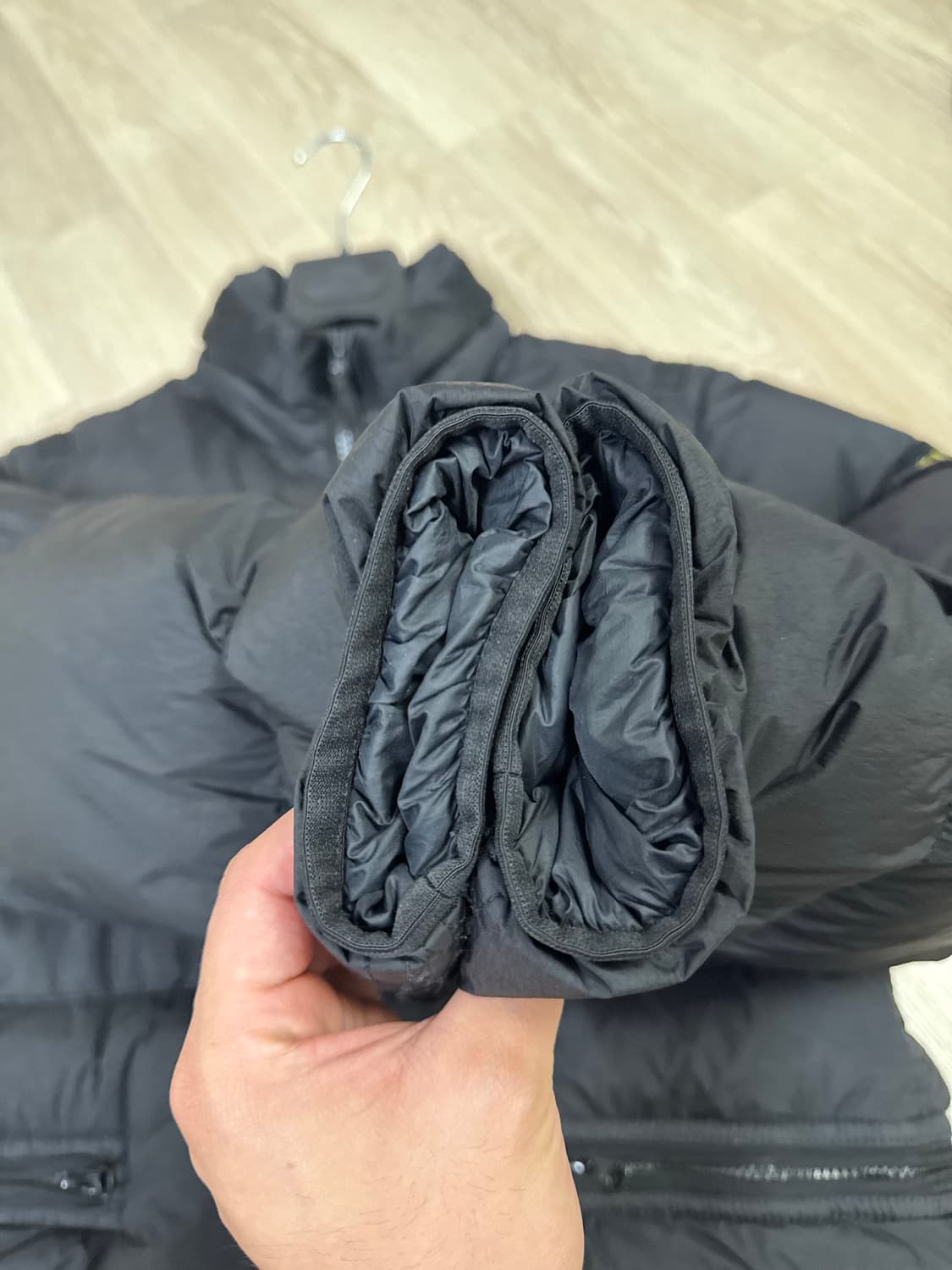 22fw 스톤아일랜드 크링클랩스 논후드 패딩 S 블랙 상품이미지2