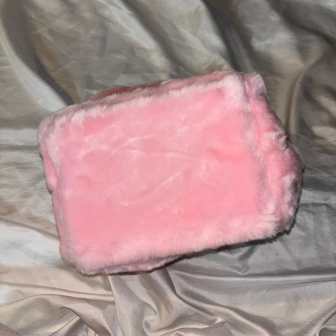 푸마 핑크 퍼 토트백 상품이미지7