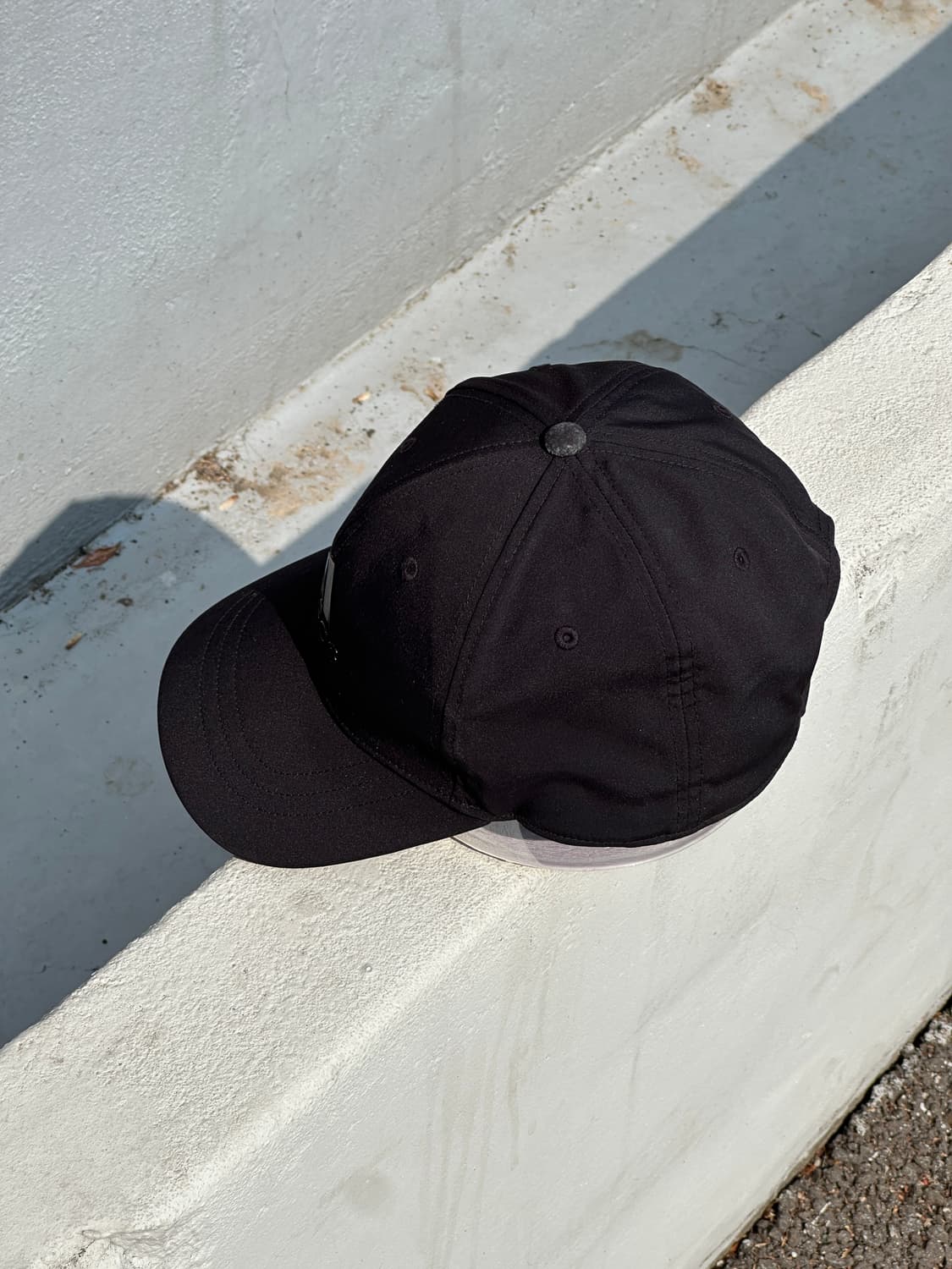 [F] 아디다스 메탈로고 블랙 볼캡 모자 상품이미지3