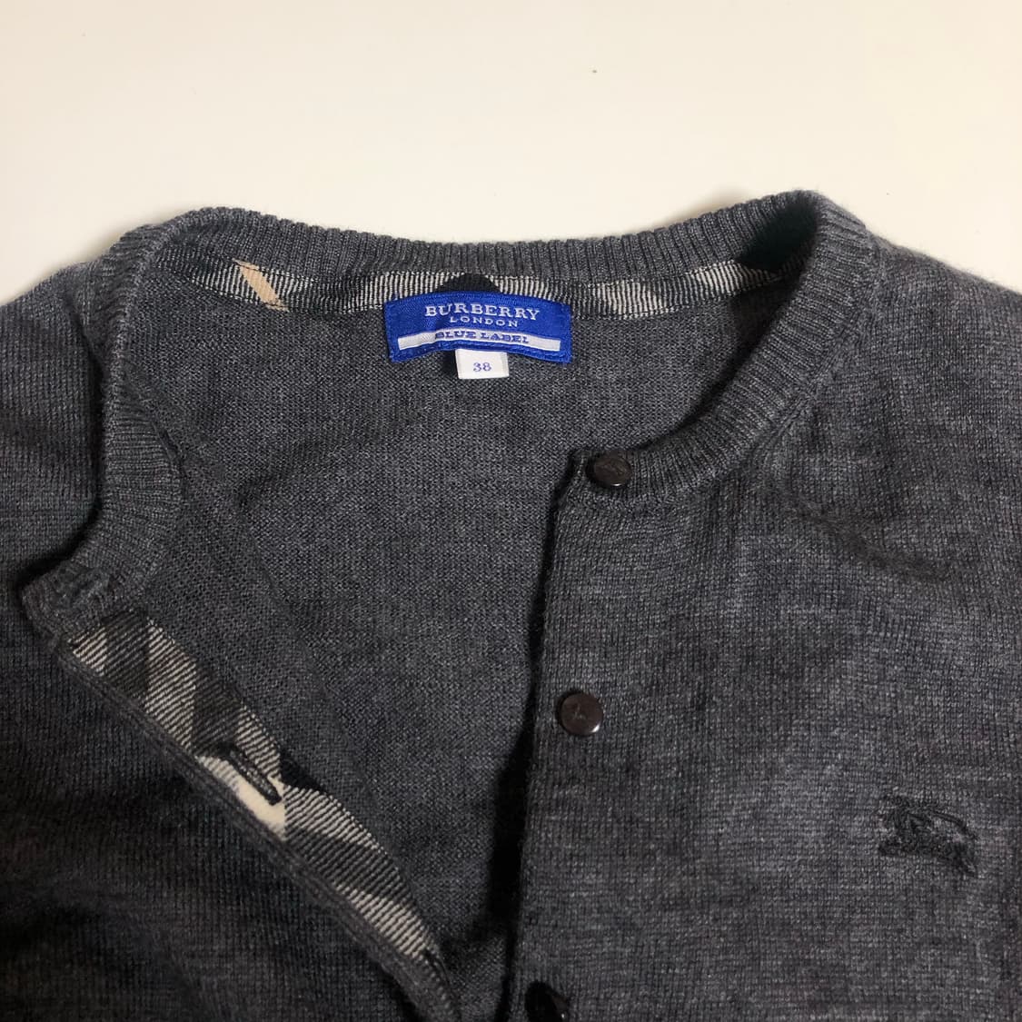 정품/ 버버리 기마로고 가디건 38 블루라벨 상품이미지4
