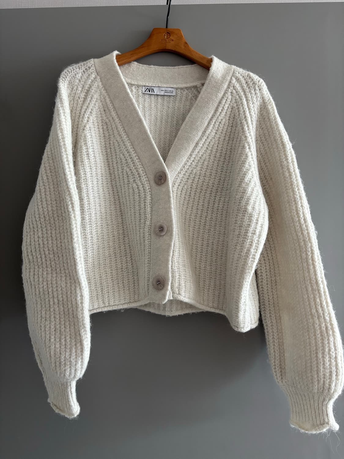 자라 알파카 볼륨 슬리브 가디건 라이트그레이 상품이미지1