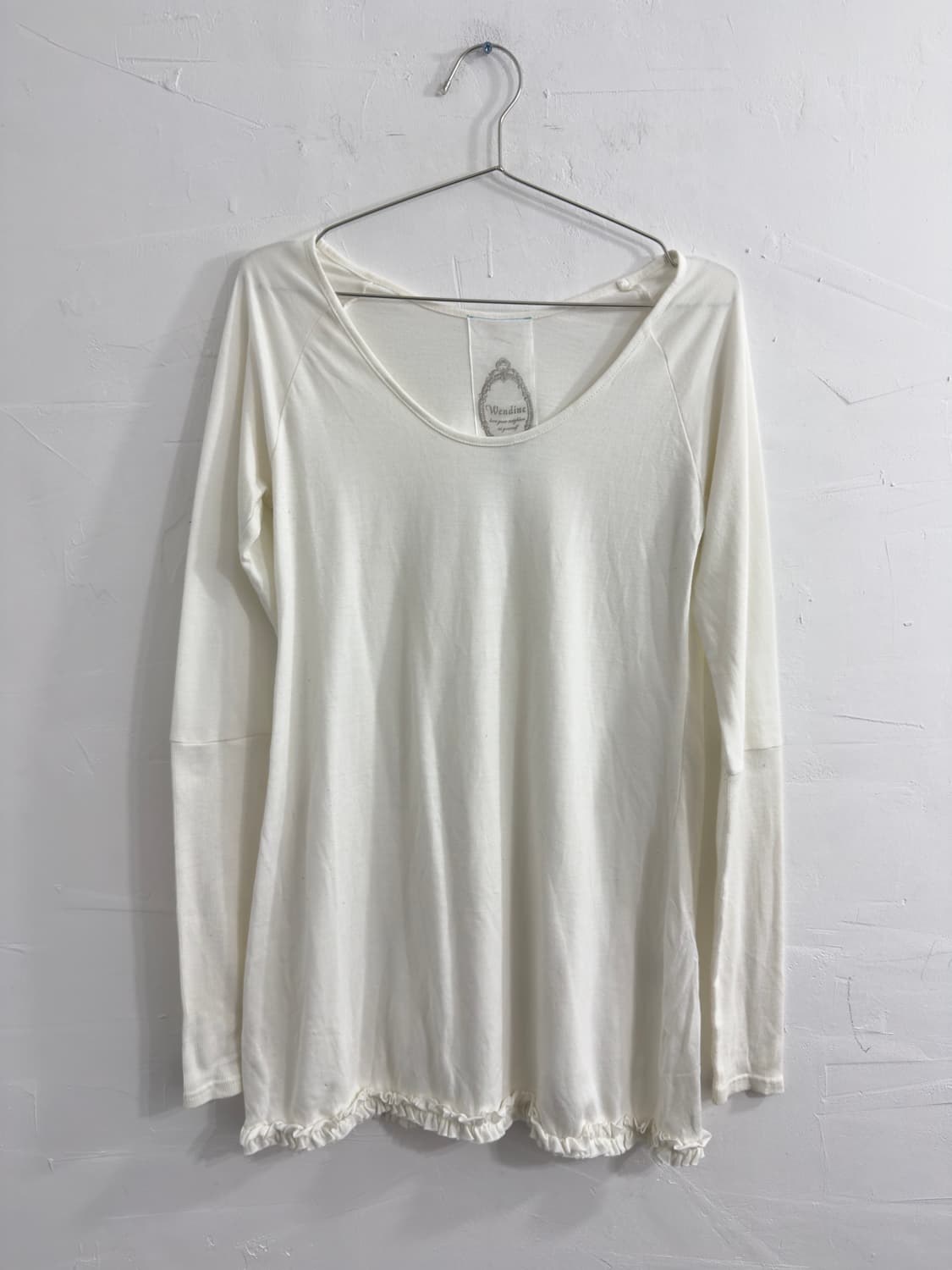 wendine white longsleeve 상품이미지1