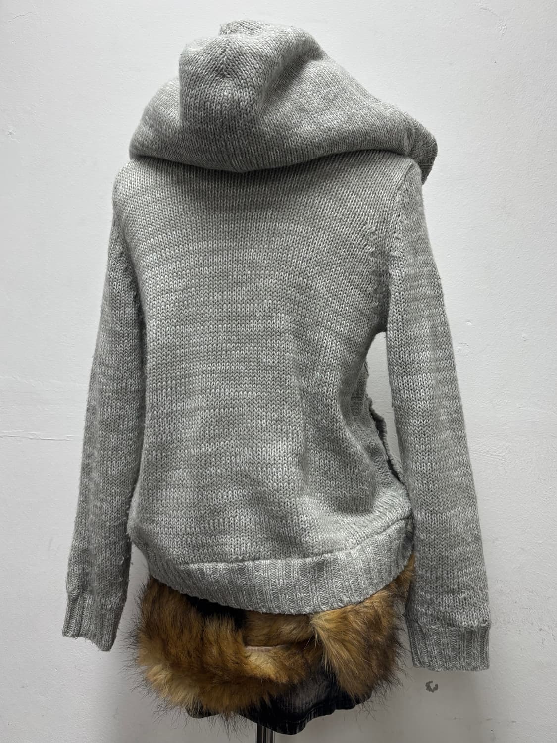 [Colza] Y2K White Fur Knit Hoodie Grey C 상품이미지6