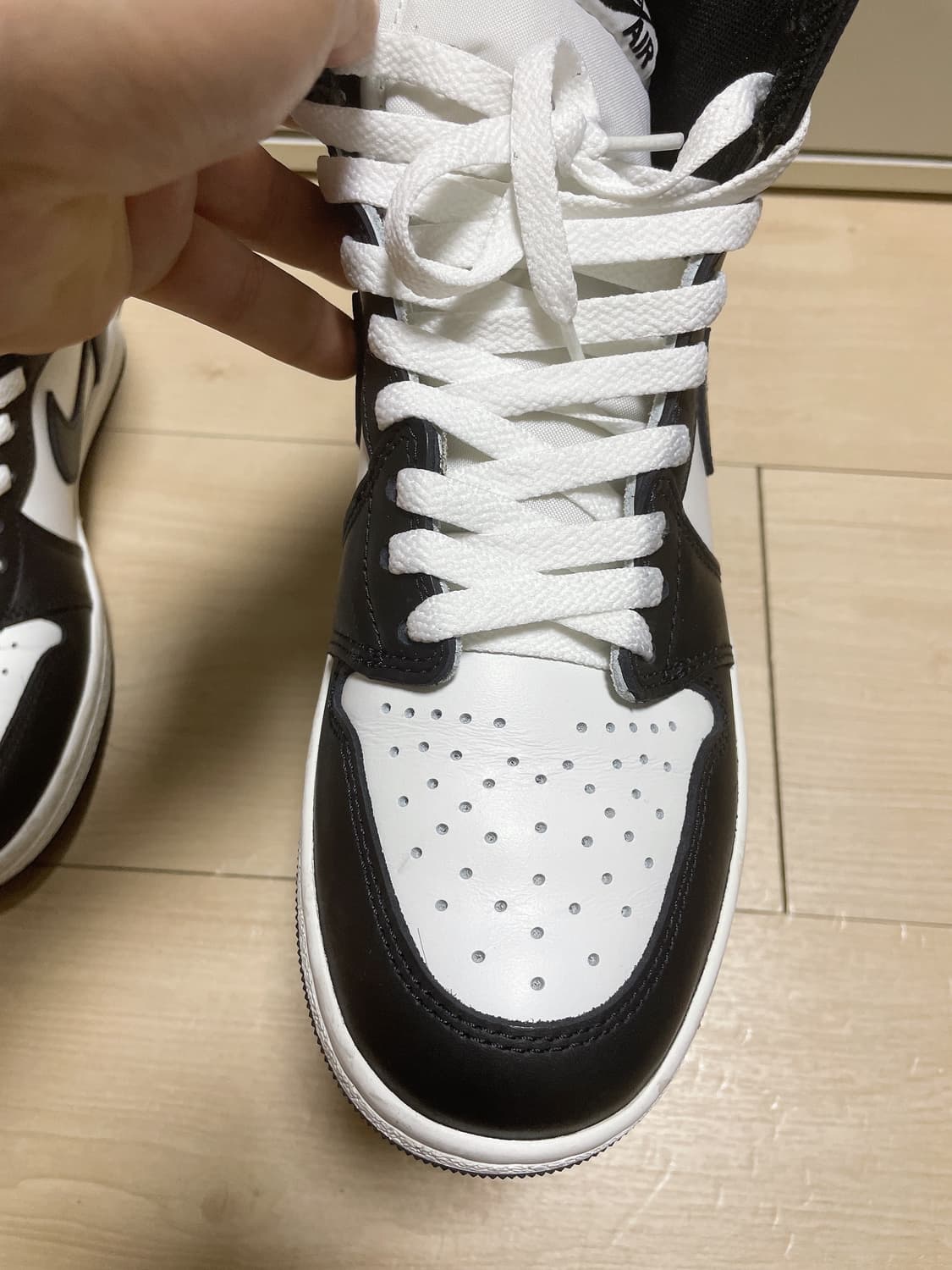 나이키 에어 조던 1 하이 블랙 앤 화이트 255 상품이미지10