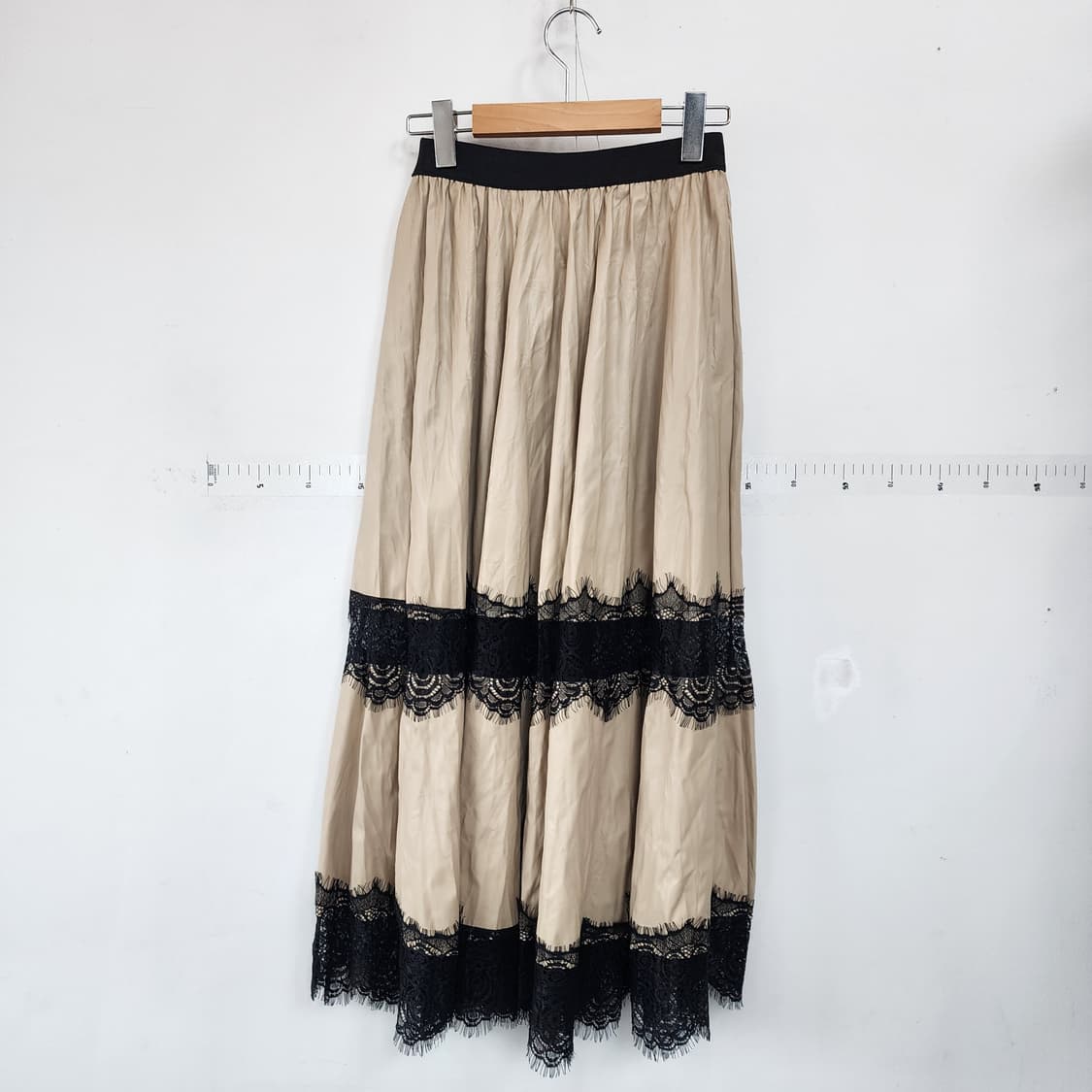 레이스 배색 베이지 레더 롱 스커트 상품이미지3