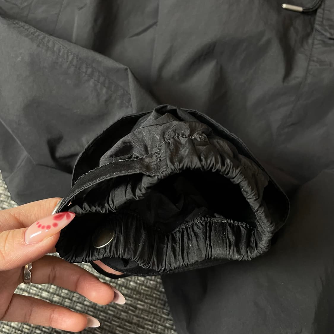 (밴딩) 송지오옴므X송민호 썬플라워 블랙 나일론 카고 팬츠 상품이미지5