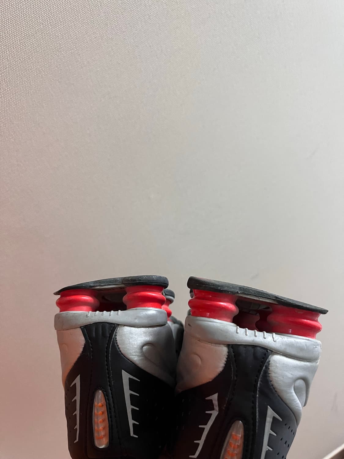 나이키 샥스 R4 블랙 앤 메탈릭 실버 상품이미지5