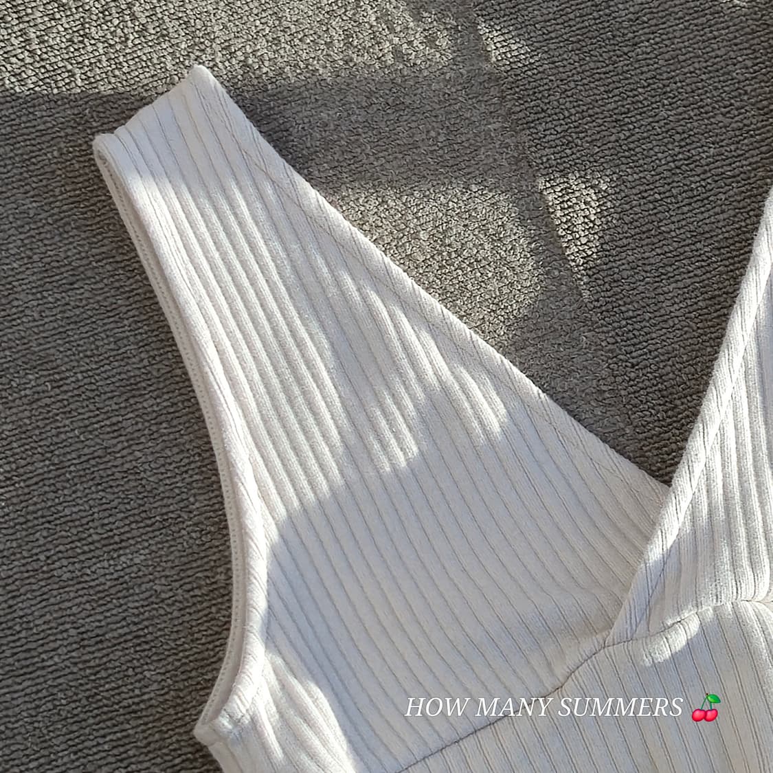 베이지 탑 슬리브리스 상품이미지2