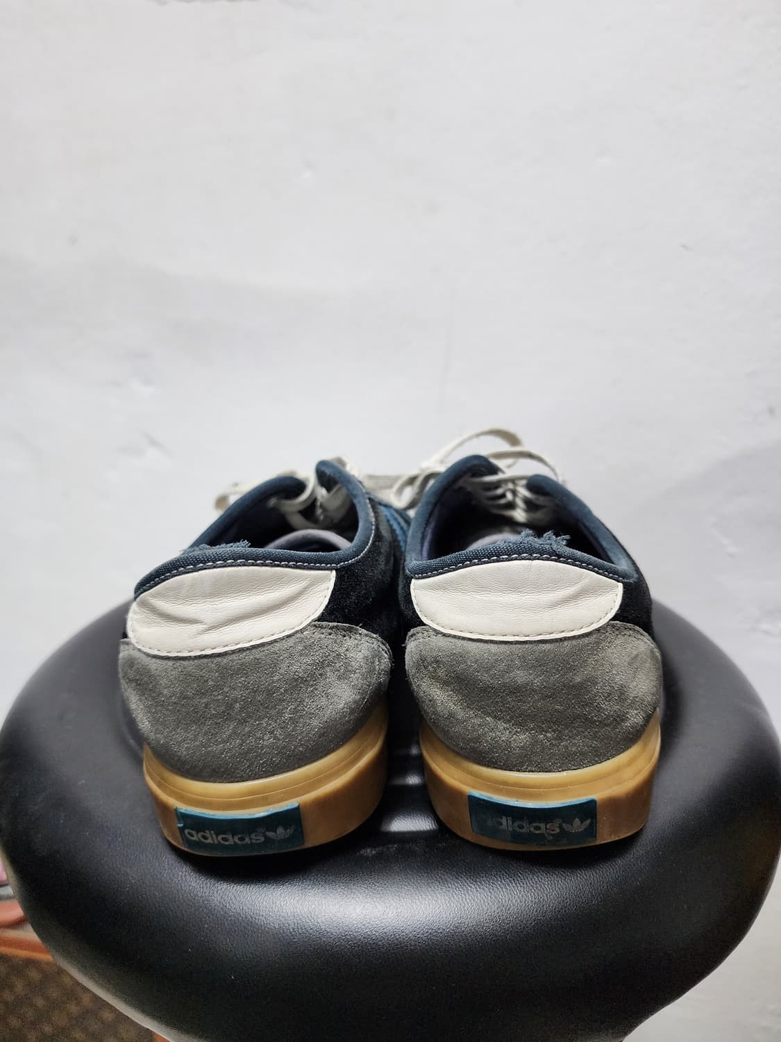 adidas x THE FOURNESS 콜라보 아방 단화 상품이미지3
