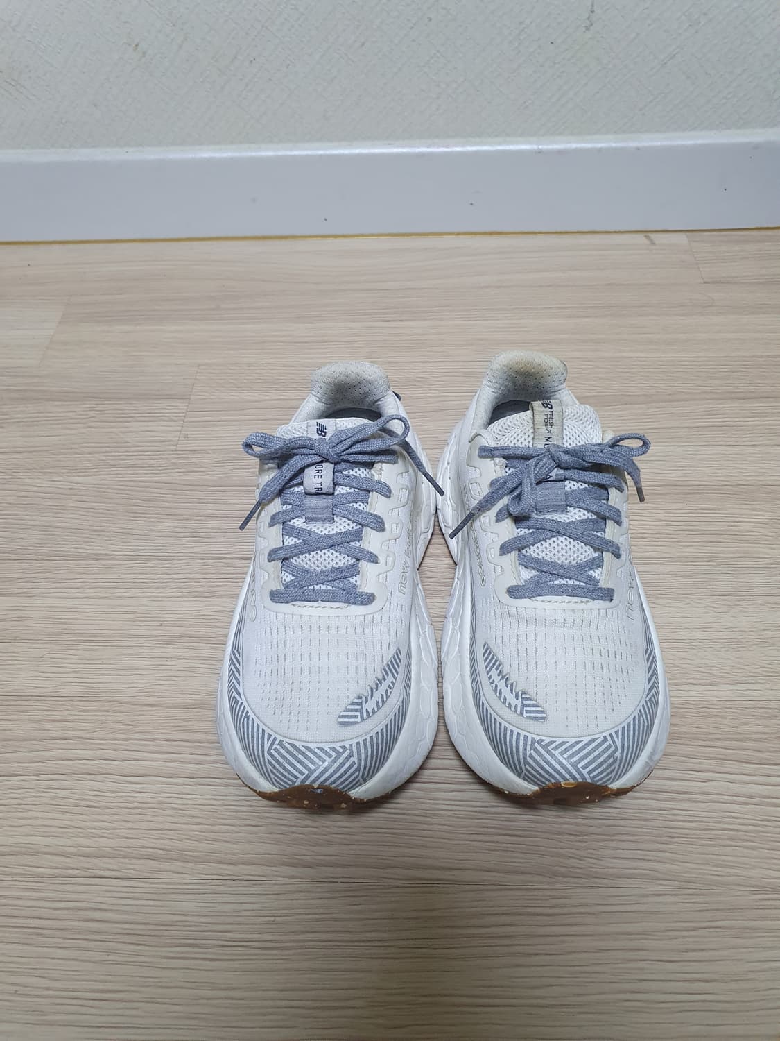 뉴발란스 프레쉬 폼 모어 트레일 v3 235 상품이미지3