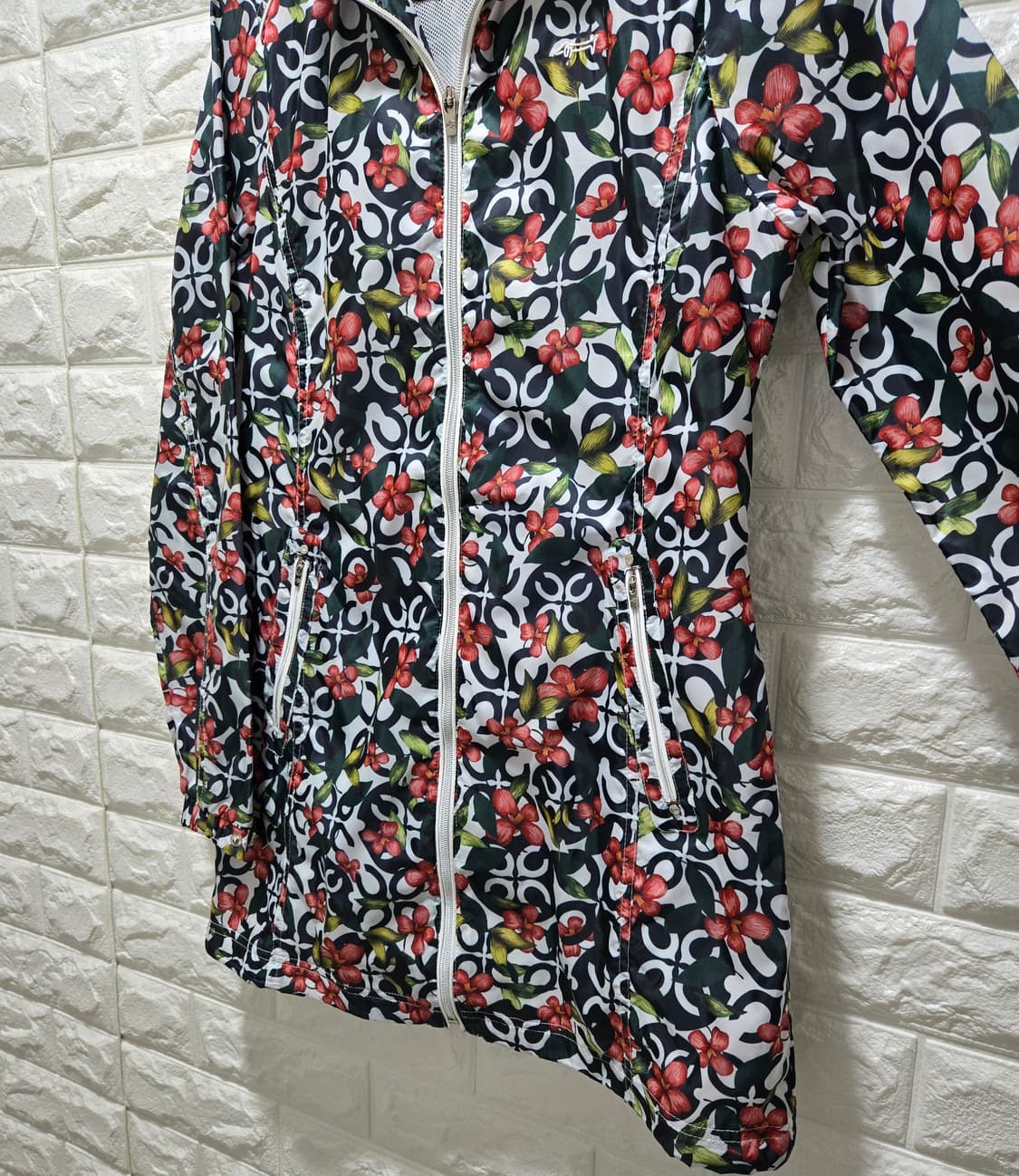 거의새것/ 루이까스텔 경량 바람막이 방풍자켓 90 상품이미지5