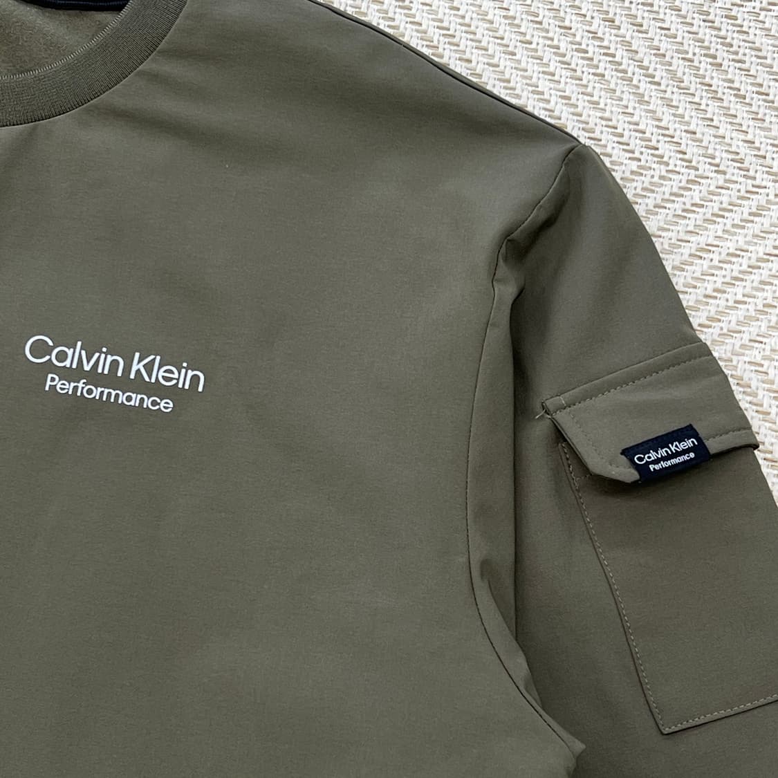 캘빈클라인 퍼포먼스 풀오버 웜업 r3269 상품이미지4