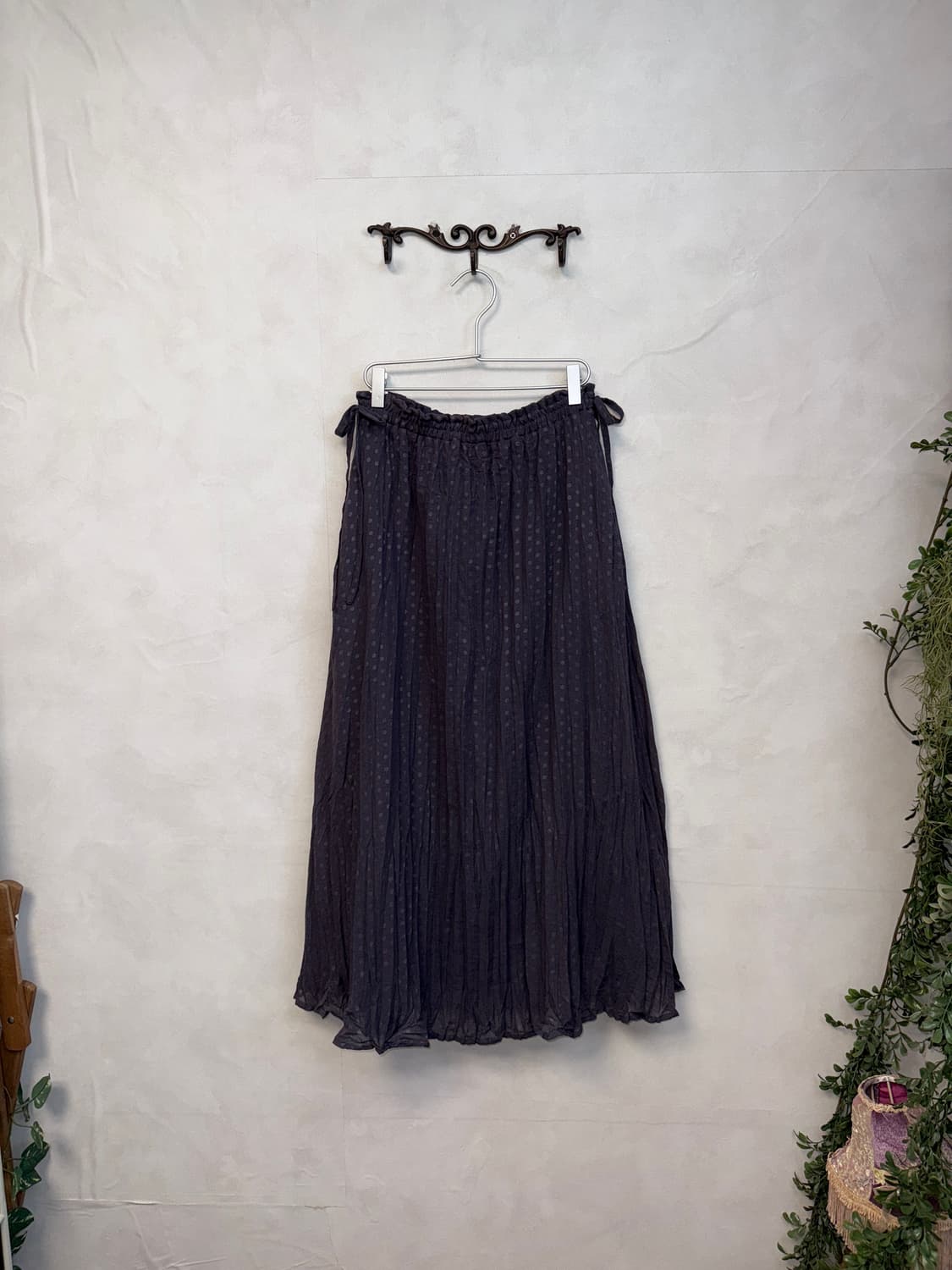 Deep purple dot pleats banding skirt 상품이미지1