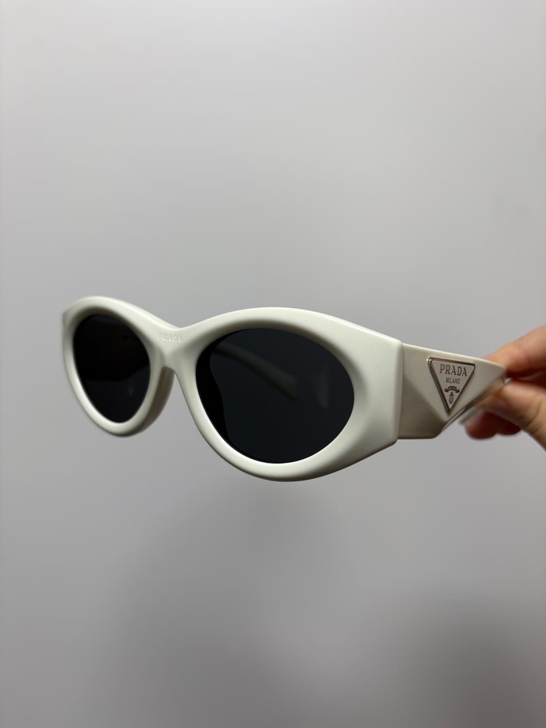 Prada Bold oval sunglasses  상품이미지2