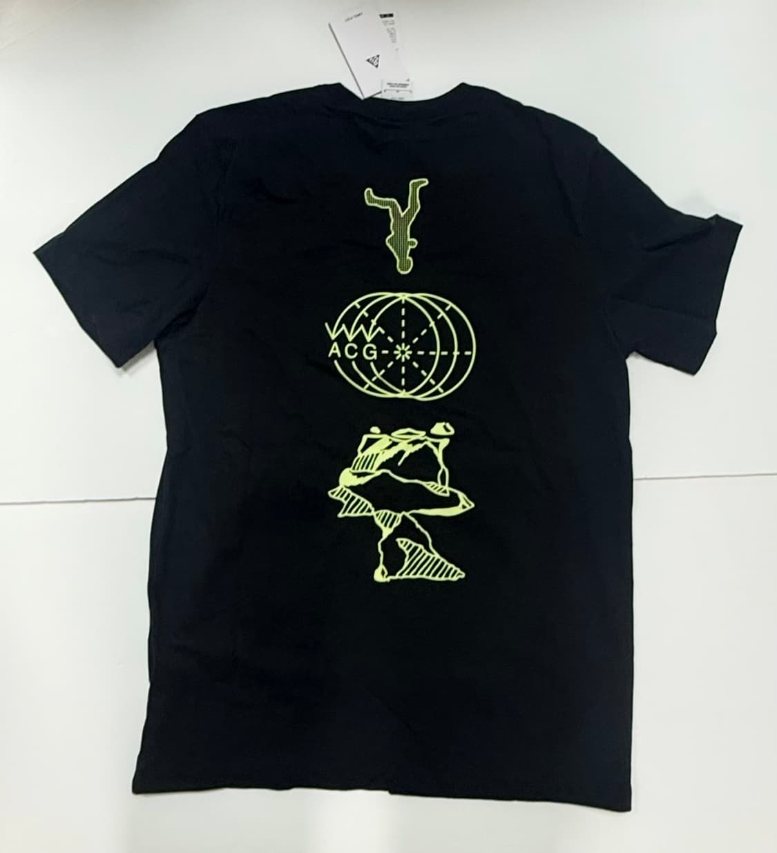 나이키 ACG 반팔  상품이미지2