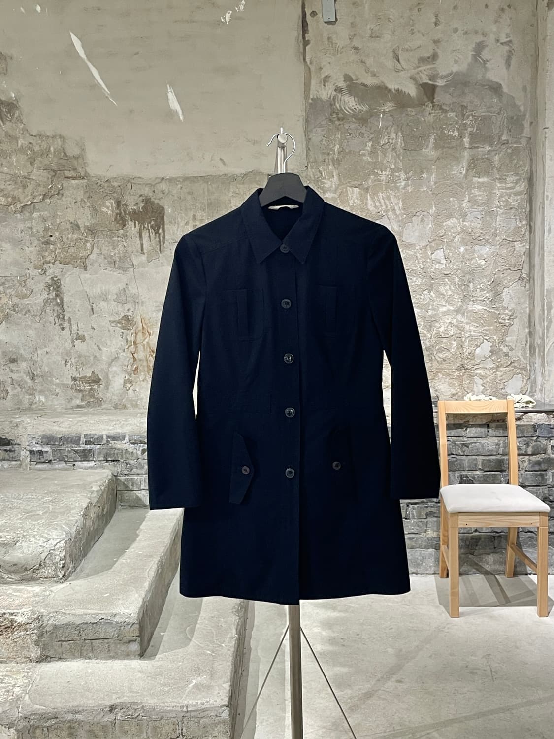 미우미우 다크 네이비 체스트 포켓 버튼 셔츠 자켓 상품이미지1